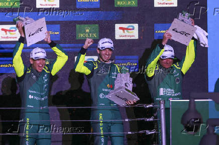 Bandeirada e pódio da categoria lmgt3 durante o fia wec no rolex 6 horas de são paulo