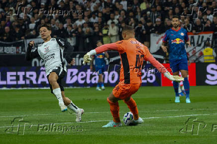 Partida entre corinthians e red bull bragantino pelo campeonato brasileiro