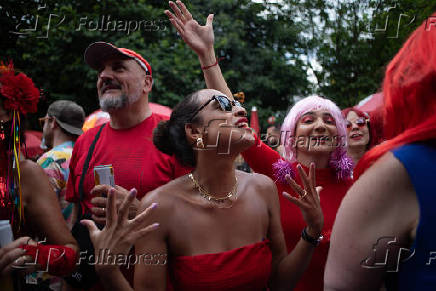 Bloco de Carnaval Ritaleena desfila na Zona Oeste de SP