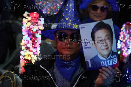 South Korea's Democratic Party choose their candidate for upcoming presidential election
