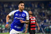 Partida entre cruzeiro e flamengo pelo campeonato brasileiro 2025