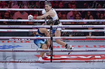 Pelea por los títulos supergallo femenino FIB y OMB, CMB:  Mercado - Scotney