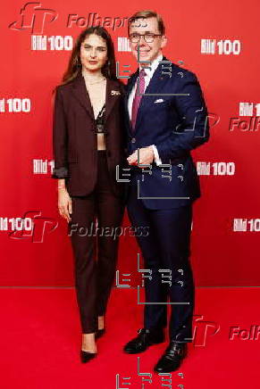 BILD 100 - German newspaper BILD invites 100 German leading personalities