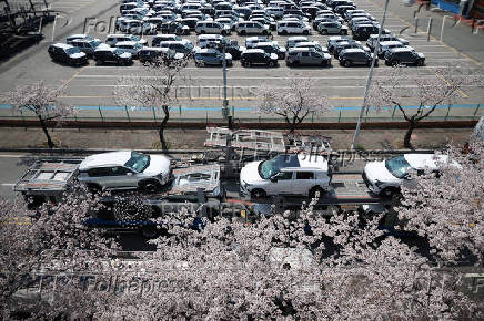 FILE PHOTO: South Korea aims to delay US tariffs in talks, cooperate in mutual areas