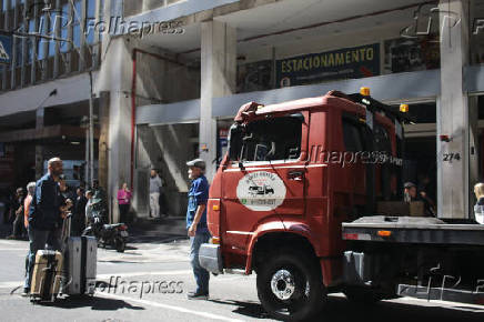 Guinchos fazem protesto no Centro de SP