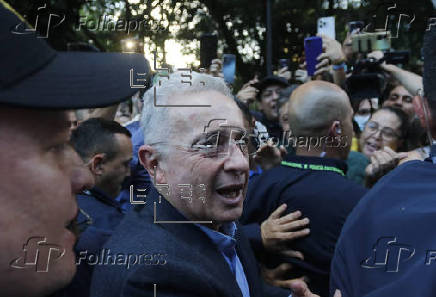 Expresidente Uribe hace mitin electoral en su primer acto público tras quedar en libertad
