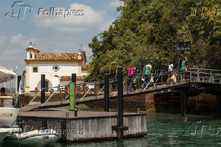 Desembarque no píer do Loreto, na ilha dos Frades