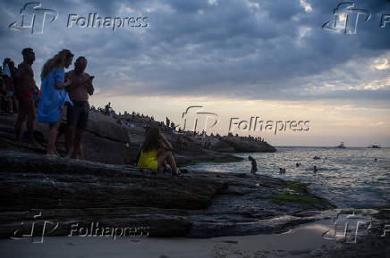 Banhistas são vistos aproveitando o verão do Rio de Janeiro