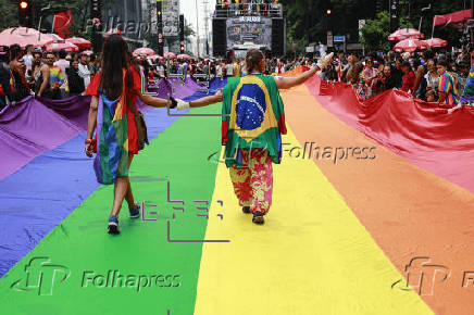 Miles celebran el orgullo en Brasil a pura fiesta y “abrazando el pasado de lucha”