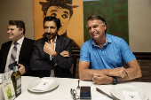 Após culto Nunes, Tarcísio e Bolsonaro vão a pizzaria, em SP