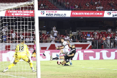 Partida entre são paulo e ponte preta pelo campeonato paulista