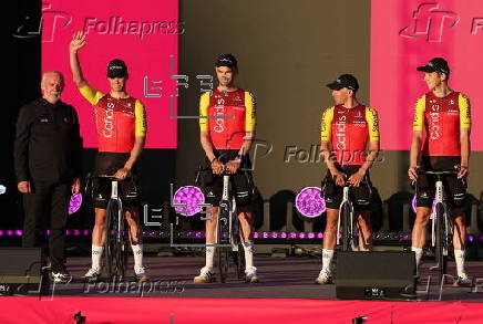 Giro d'Italia cycling tour - Teams Presentation