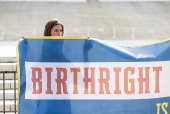 US Supreme Court hears President Trump's challenge to birthright citizenship