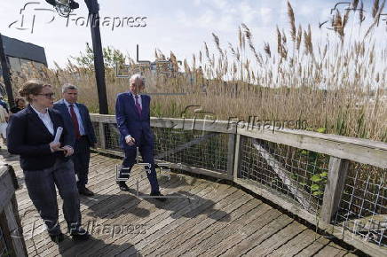 Senator Markey tours Chelsea and Everett after flood resilience funding cut