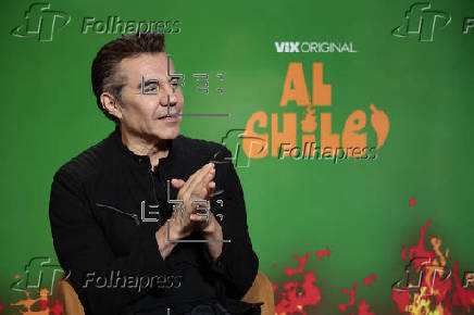 El actor Adrián Uribe va ‘Al Chile’ en su nueva docuserie sobre el picante mexicano
