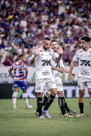 Partida entre Fortaleza e Santos pelo Campeonato Brasileiro