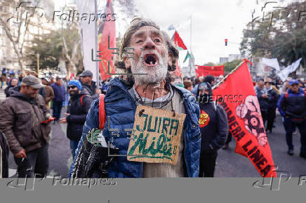 Jubilados exigen mejores condiciones tras veto presidencial en Argentina