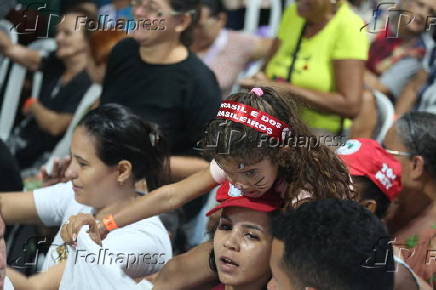 Lula entrega títulos de posse no Recife
