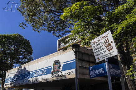 Placa configurando aporofobia, na cidade de Marília