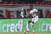 Partida entre são paulo e ponte preta pelo campeonato paulista