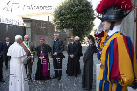 El papa vuelve de vacaciones a Castel Gandolfo doce años después