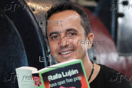 Rafa Luján celebra la cultura pop con una mirada crítica en su primera novela negra