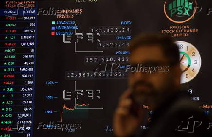 PSX hits historic high as KSE-100 surges past 135,700