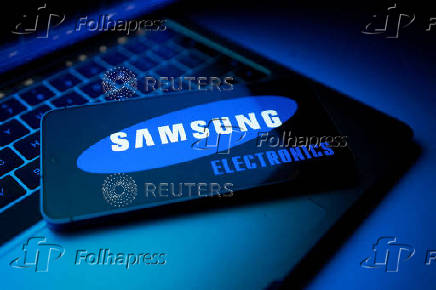 FILE PHOTO: Illustration shows Samsung Electronics logo