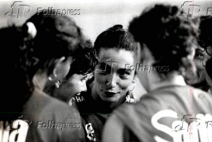 Vôlei: a jogadora Isabel da equipe