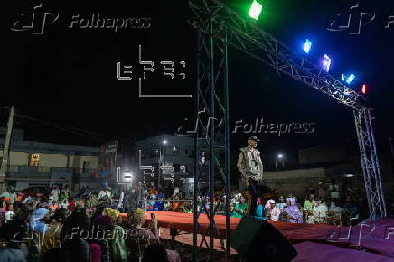 Models with albinism take part in fashion show promoting skin cancer awareness
