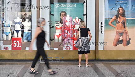 Summer sales begin in Turin
