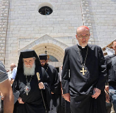 El cardenal Pizzaballa y el patriarca Téofilo entran en Gaza