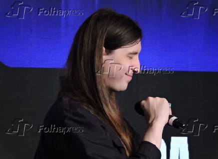 Youtuber e influenciador felca participa da influent summit