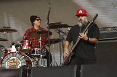 Show da banda marcão britto e thiago castanho, charlie brown jr. No festival best of blues and rock