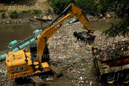 Atlantic Ocean protected from garbage by Ocean Cleanup barriers in Guatemala