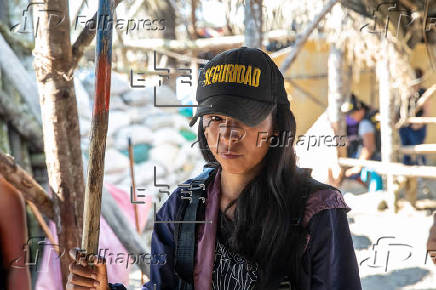 Dos mil personas con estacas, escudos y lanzas protegen el último fortín de Evo Morales
