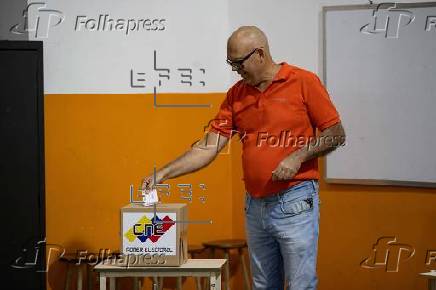 Maduro llama a los venezolanos a votar en un 