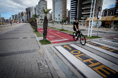 Ciclofaixas na orla da praia de Iracema, em Fortaleza (CE)