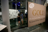 Exposição de Salgado na Caixa Cultural