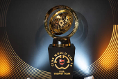 Tour da taça da Copa do Mundo de Clubes Fifa no Museu do Flamengo.