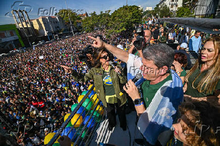 Governador Tarcísio de Freitas participa da Marcha para Jesus