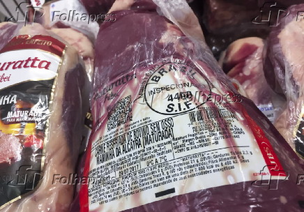 Peças de carnes da Friboi, da JBS, no Carrefour - Imigrantes, em São Paulo (SP)