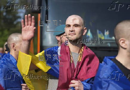Russia and Ukraine exchange prisoners of war