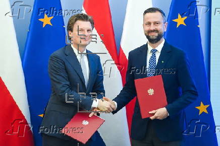 Poland and Netherlands sign agreement on defence cooperation in Warsaw