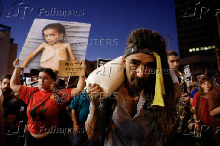 Protest demanding ending the war in Gaza and the release of all hostages, in Tel Aviv