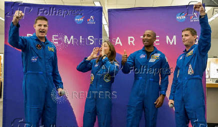 Artemis II crew members give a shout out to the NASA Crew-11 crew and their upcoming mission to the International Space Station