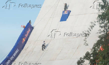 SKATE / SANDRO DIAS / MEGA RAMPA / MINEIRINHO