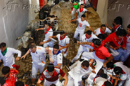 Los peligrosos Cebada Gago protagonizan el segundo encierro de los Sanfermines