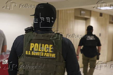 Federal Agents conduct arrests at the immigration court