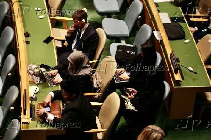 conferência internacional de alto nível para a solução pacífica da questão da Palestina e a implementação da solução de dois Estados.